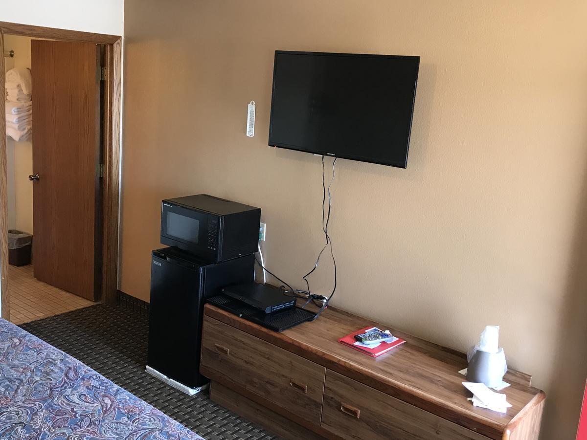 Exxon Quik Stop & Motel Wausaukee Ngoại thất bức ảnh