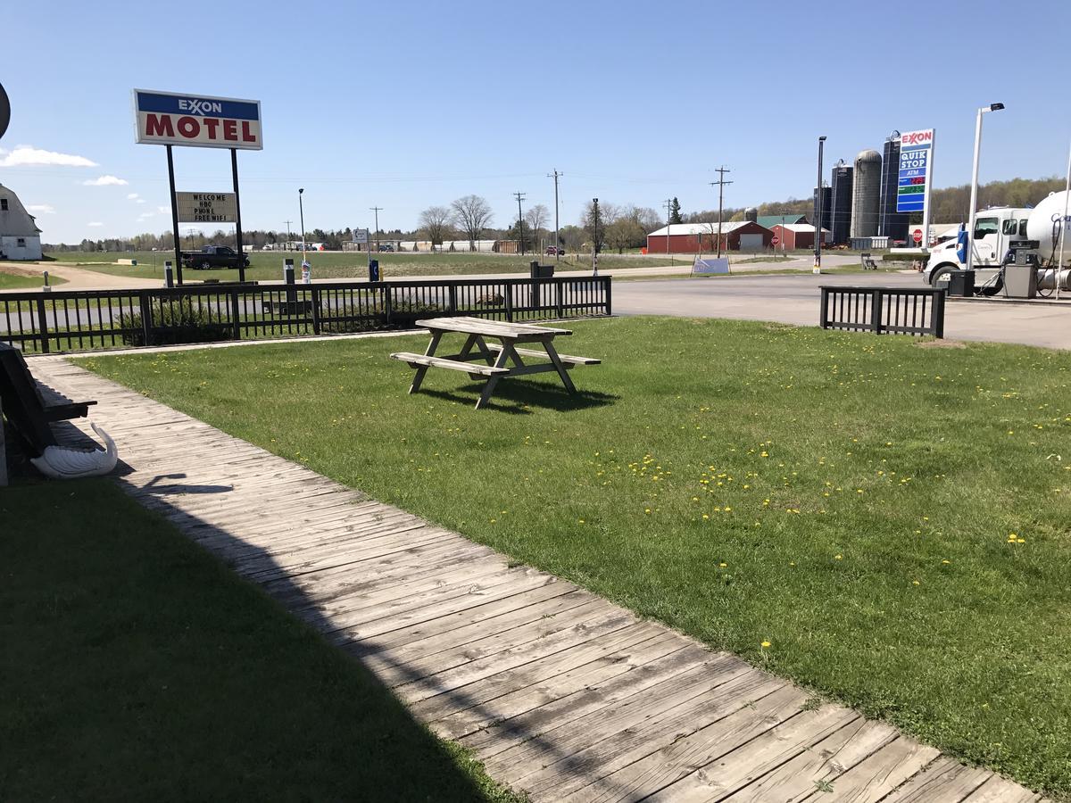 Exxon Quik Stop & Motel Wausaukee Ngoại thất bức ảnh