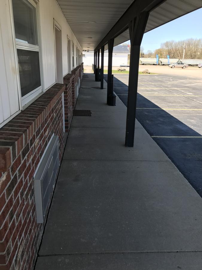 Exxon Quik Stop & Motel Wausaukee Ngoại thất bức ảnh